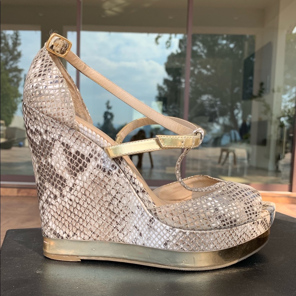 INC wedges in very good condition